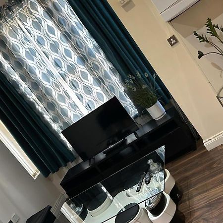 Luxurious 2 Bed Apartment Bedford Eksteriør bilde