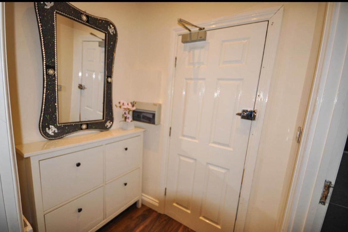 Luxurious 2 Bed Apartment Bedford Eksteriør bilde